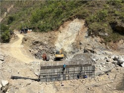 निर्माणाधीन मोटरेवल पुल